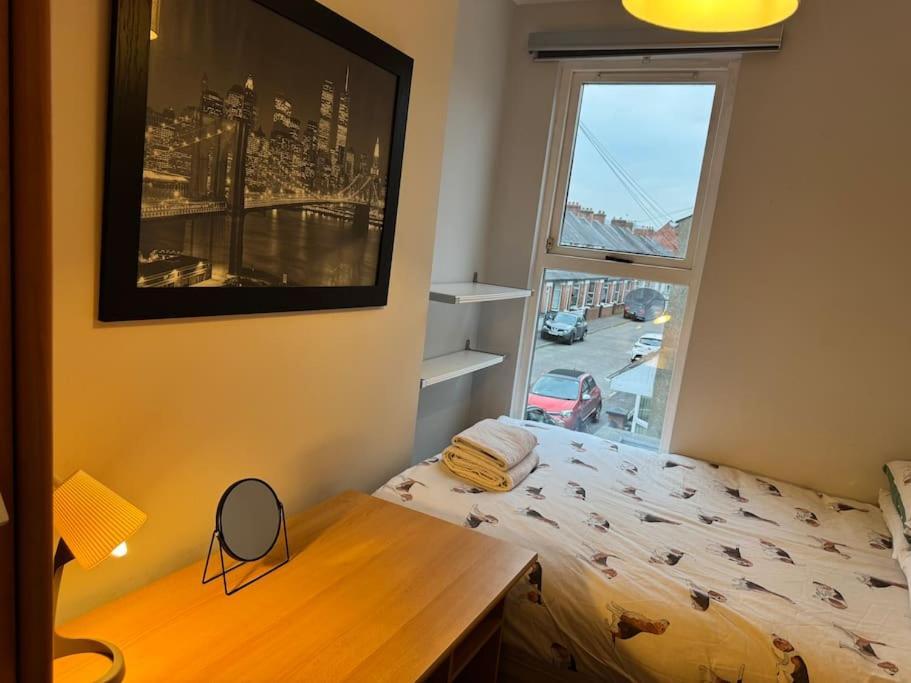 Stylish, Spacious And Central 4 Bedroom House Белфаст Екстер'єр фото