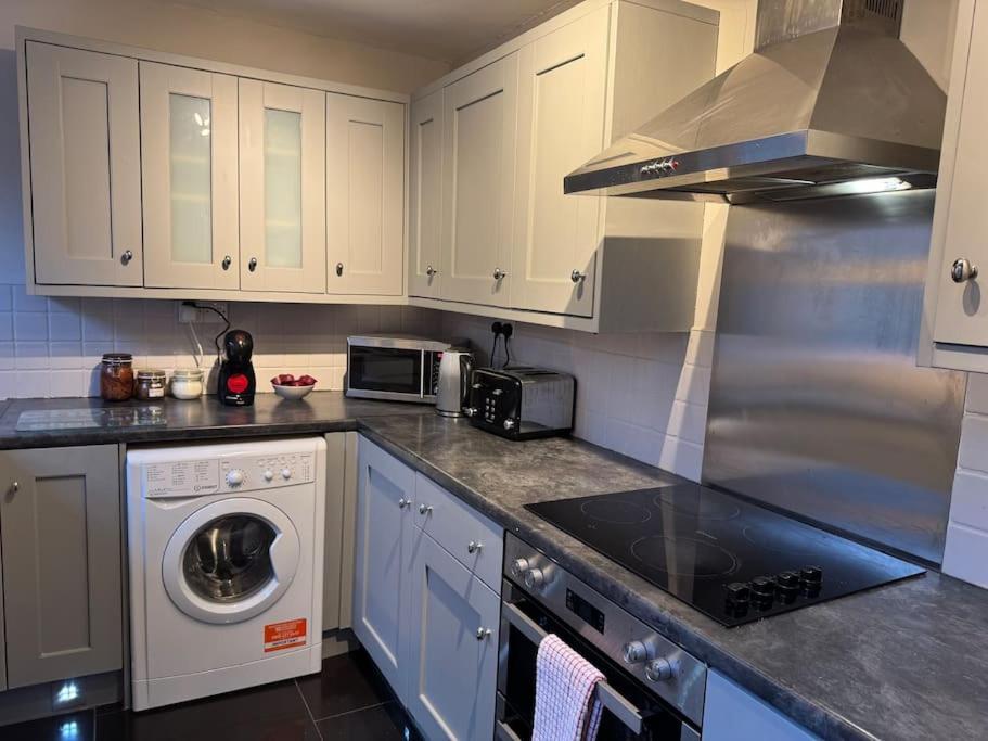 Stylish, Spacious And Central 4 Bedroom House Белфаст Екстер'єр фото